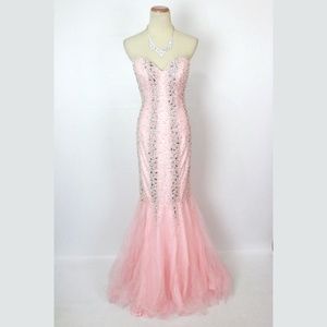 NWT Terani Pink Beaded Mermaid V-Neck Strapless